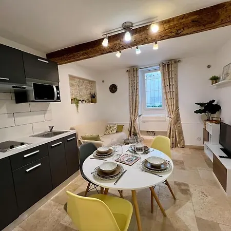 2p Remparts Vieil Apartamento