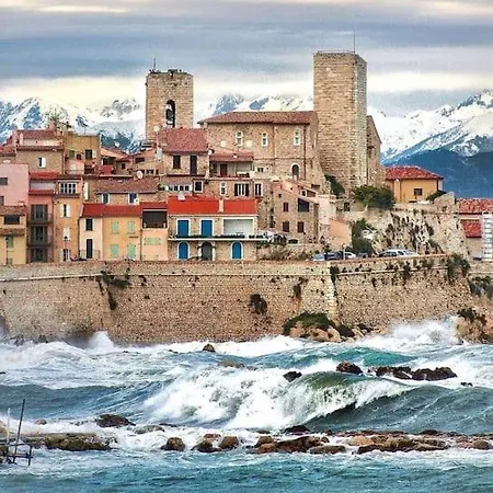 2p Remparts Vieil *